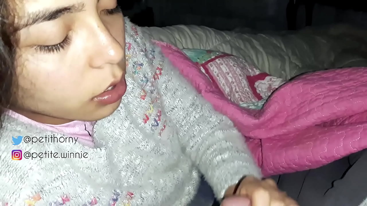 Rwy'n llyncu LLAETH cronedig FY GŴR - YN DANGOS TONGUE GYDA CUM